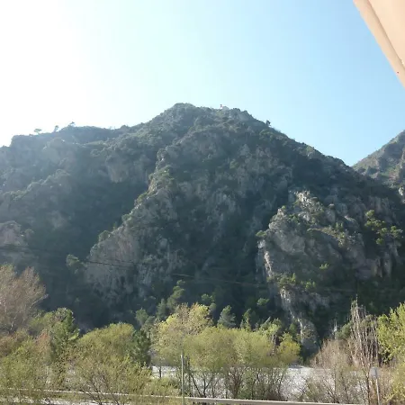 Les Deux Vallees Bed & Breakfast Utelle